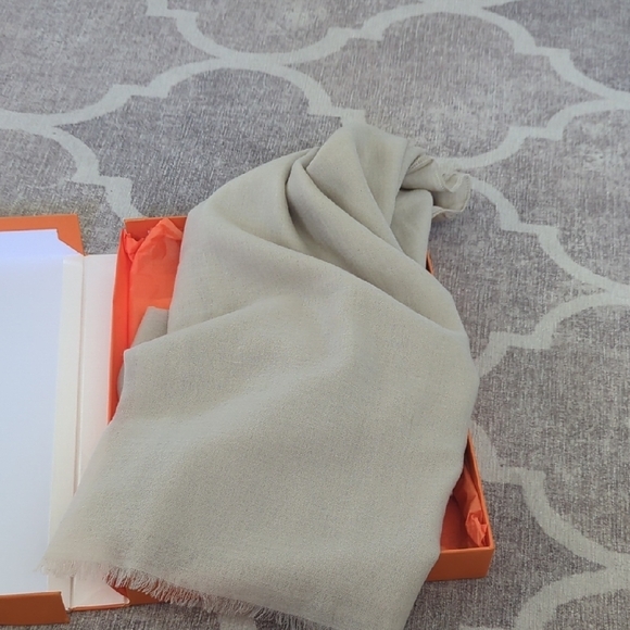 Cuyana Alpaca Scarf In Tan - Picture 2 of 6